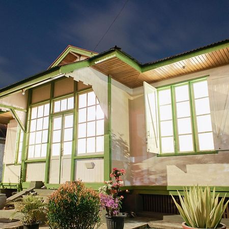 Rumah Nizar Bukittinggi Bagian luar foto